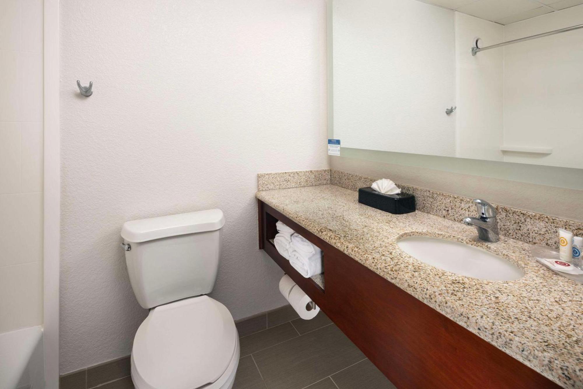 Comfort Suites Outlet Center Asheville Luaran gambar