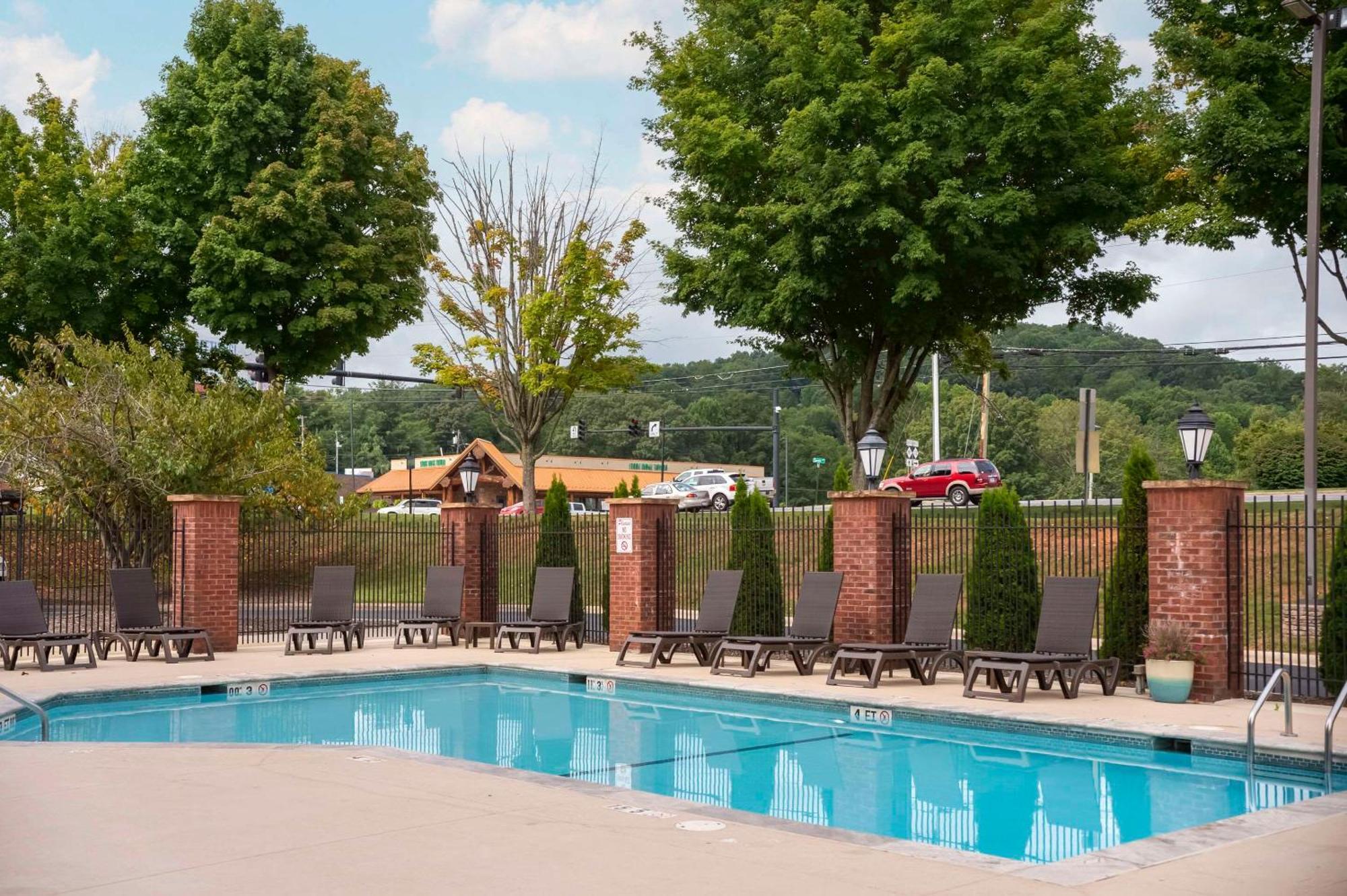 Comfort Suites Outlet Center Asheville Luaran gambar